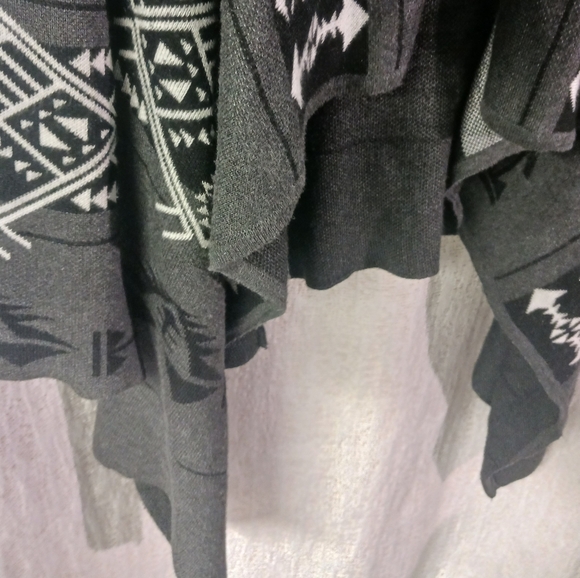 EVERLY Aztec western sweater shawl womens size Large beautiful pattern - Picture 3 of 10